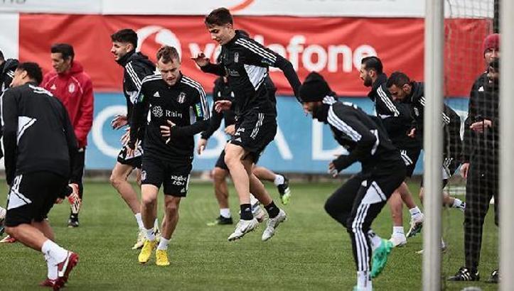 Beşiktaş'ta Sabah FC maçının hazırlıkları sürüyor