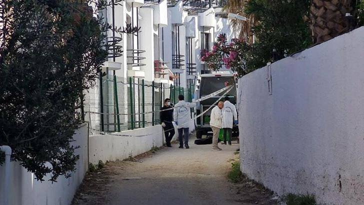 Bodrum'da sahilde başından vurulmuş olarak ölü bulundu
