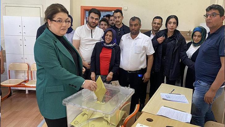 Bakan Yanık: Lütfen bütün vatandaşlarımız oylarını kullansın