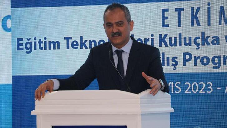 Bakan Özer: Millet iradesini tecelli ettirdi