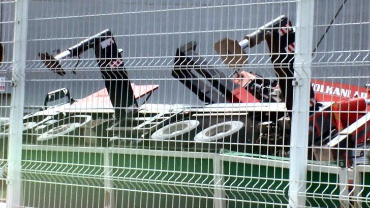 Bursa'da fabrika bahçesindeki vinç devrildi: 1 ölü, 2 yaralı