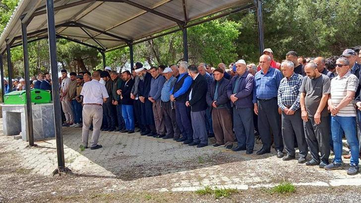 Adapazarı'nda öldürülen üniversiteli Bekir Türker'in cenazesi Uşak'ta toprağa verildi