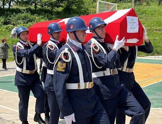 Kalp krizinden hayatını kaybeden jandarma er, son yolculuğuna uğurlandı
