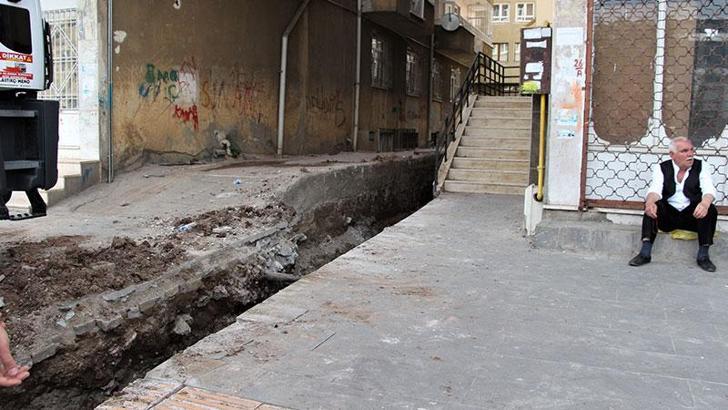 Diyarbakır’da altyapı çalışması sırasında doğal gaz borusu patladı