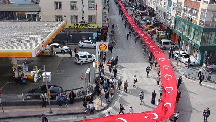 Samsun'da '1919 metre bayrak yürüyüşü' düzenlendi