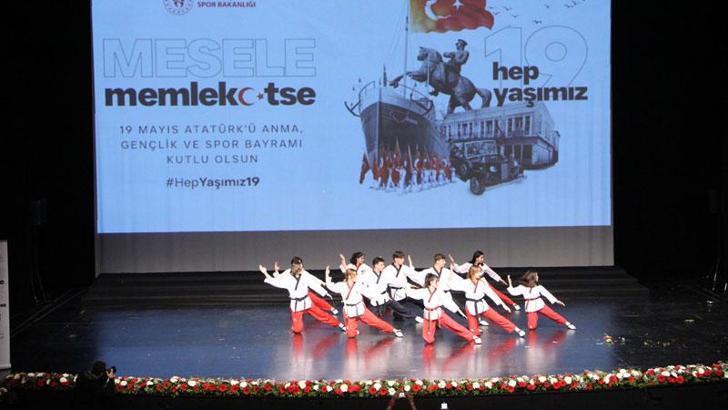 Atatürk Kültür Merkezi'nde 19 Mayıs coşkusu