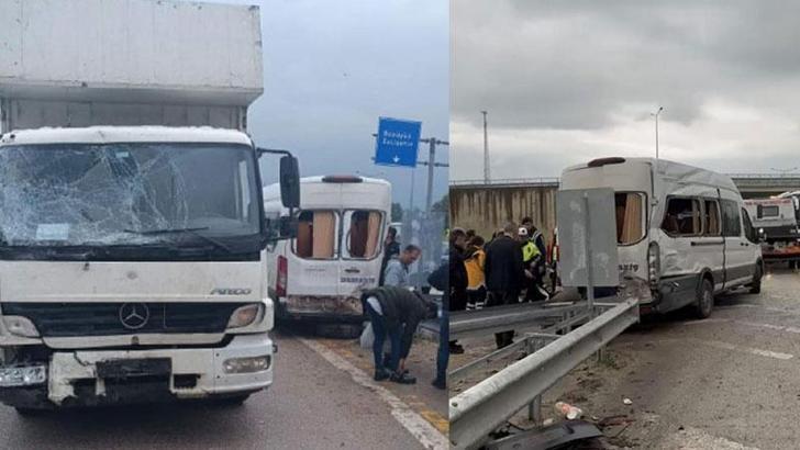 Kamyonun çarptığı servis minibüsündeki 7 işçi yaralandı