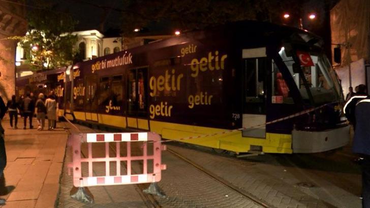 Gülhane'de tramvay raydan çıktı
