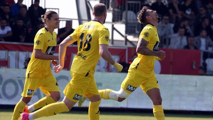 Ümraniyespor, Süper Lig'e veda eden ilk takım oldu