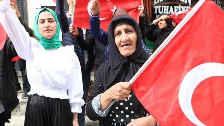 PKK'nın kaçırdığı kızına 11 gün önce kavuşan anne: Ailelere desteğim sürecek