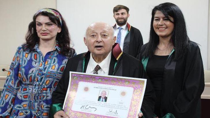 84 yaşında avukat oldu
