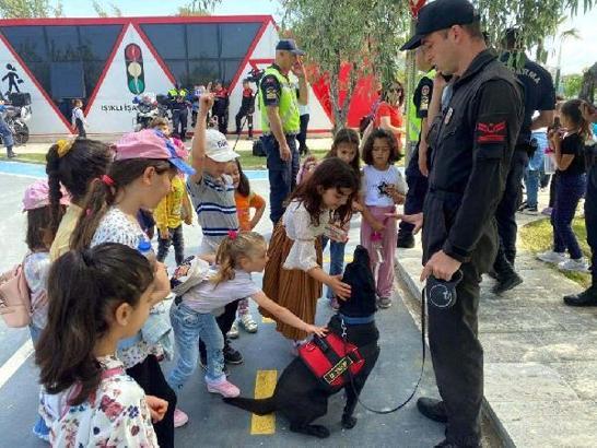 Jandarmadan öğrencilere trafik eğitimi