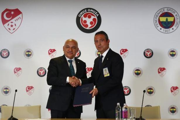 Fenerbahçe'den depremzedelere 1050 konteyner yardımı