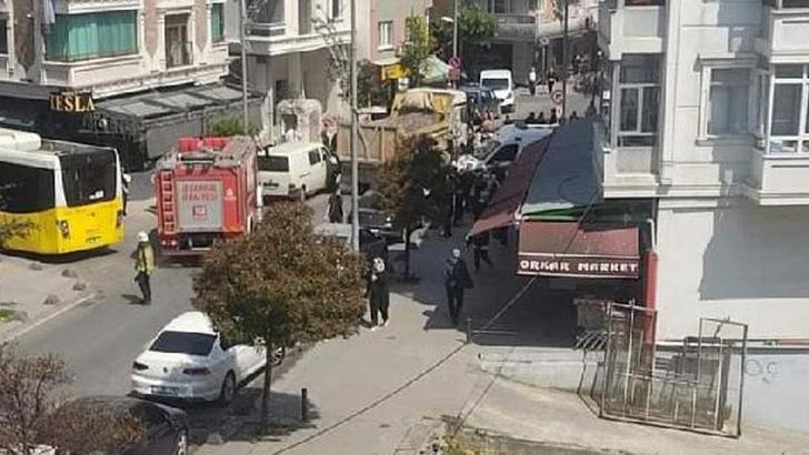 Bayrampaşa’da karşıdan karşıya geçmeye çalışırken hafriyat kamyonunun altında kaldı