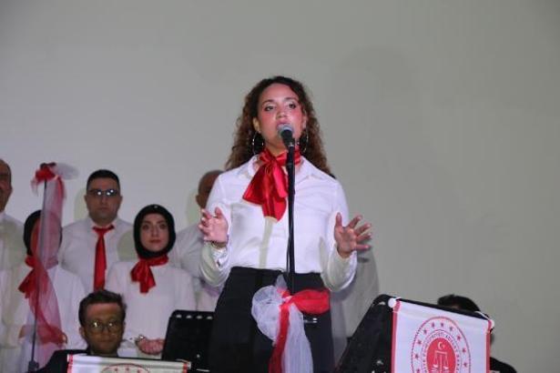 Bafra Adliyesi memurlarından oluşan koro ilk konserini verdi