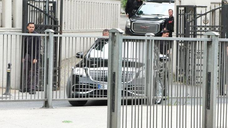 Cumhurbaşkanı Erdoğan anne ve babasının kabrini ziyaret etti