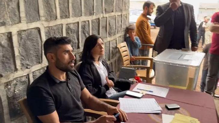 Şanlıurfa’da, oy sandığı muhtarın evine kuruldu