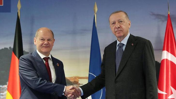 Almanya Başbakanı Scholz, Erdoğan'ı tebrik etti