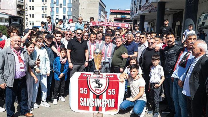 Samsunspor şampiyonluk kupasını taraftarıyla buluşturuyor