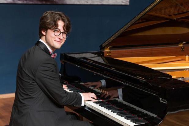 9 yaşında üstün yetenek eğitimine başladı, 19 yaşında ABD'den tam burs kazandı