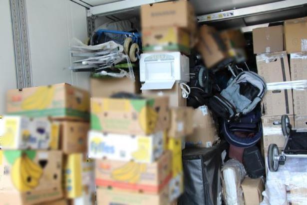 Kapıkule'de 15 bin 400 elektronik sigara ele geçirildi