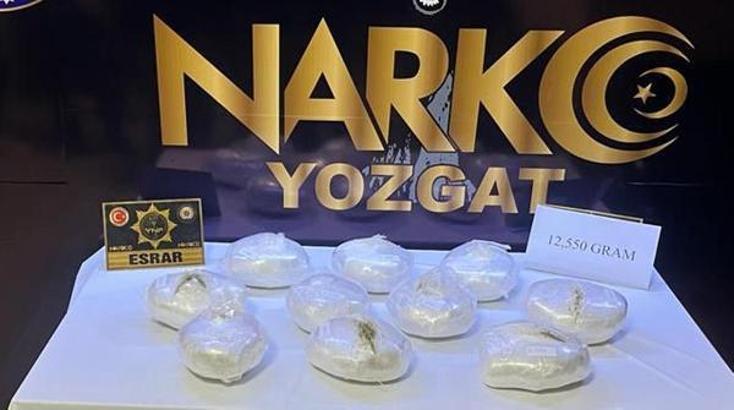 Otomobilde 12,5 kilo uyuşturucu ele geçirildi, sürücü tutuklandı