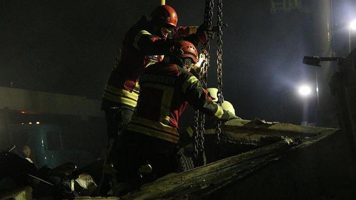 Dnipro’daki saldırının enkazında bir çocuğun cansız bedenine ulaşıldı