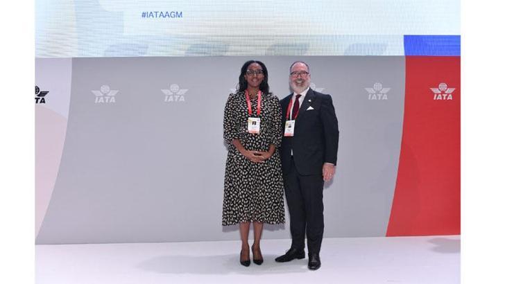 IATA’da bayrak değişimi