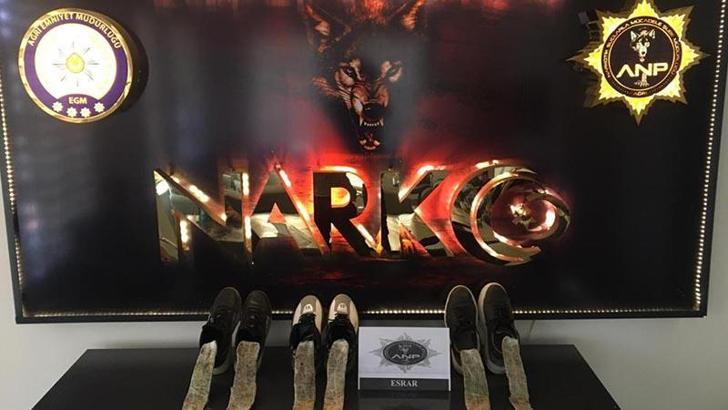 Ayakkabı tabanında esrar bulunan 3 İranlı yakalandı