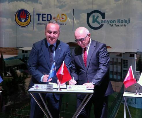 TED ile Uşak Kanyon Koleji arasında akreditasyon anlaşması