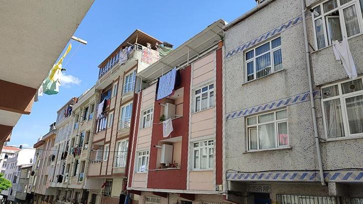 Bağcılar'da 3. kattan düştü; hayatını kaybetti