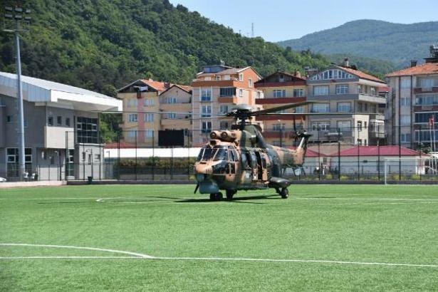 Sağanak sonrası elektriği kesilen köylere askeri helikopterle jeneratör ulaştırıldı