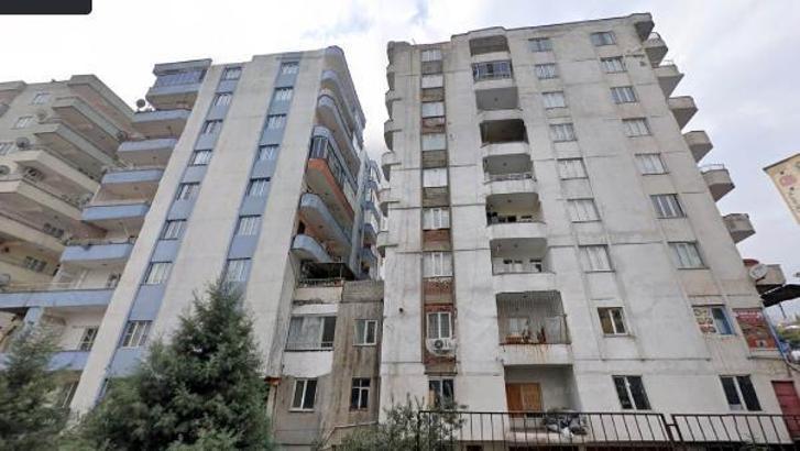 Depremde yıkılan Ebrar Sitesi’nin bir müteahhidi daha tutuklandı