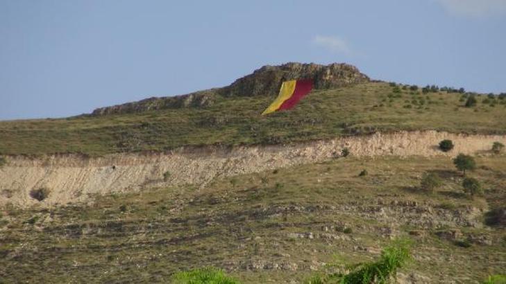 Galatasaray bayrağı Batman’daki Bayrak Tepe'ye açıldı