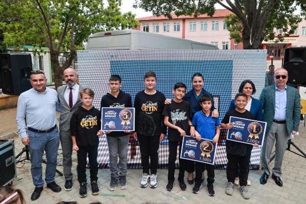 Uşak'ta yarışmalarda derece alan öğrenciler ödüllendirildi