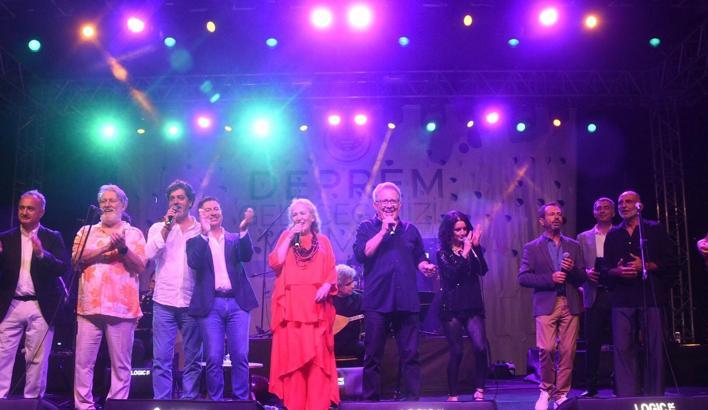Bodrum'da depremzede çocukların eğitimi için ünlü isimler sahne aldı
