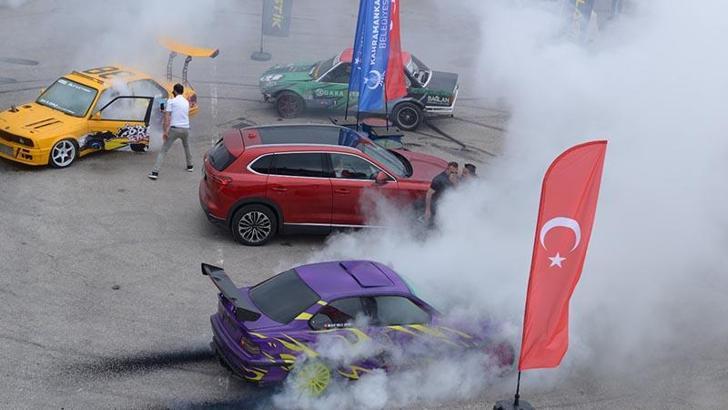 'Drift' tutkunları, Modifiye Araç Festivali'nde buluştu