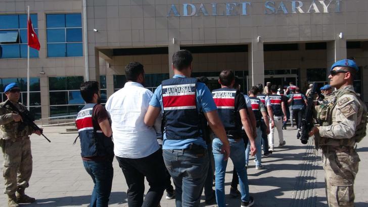 Çobanbey Sınır Kapısı'nda 'rüşvet' operasyonu: 10 şüpheliden 4'ü tutuklandı