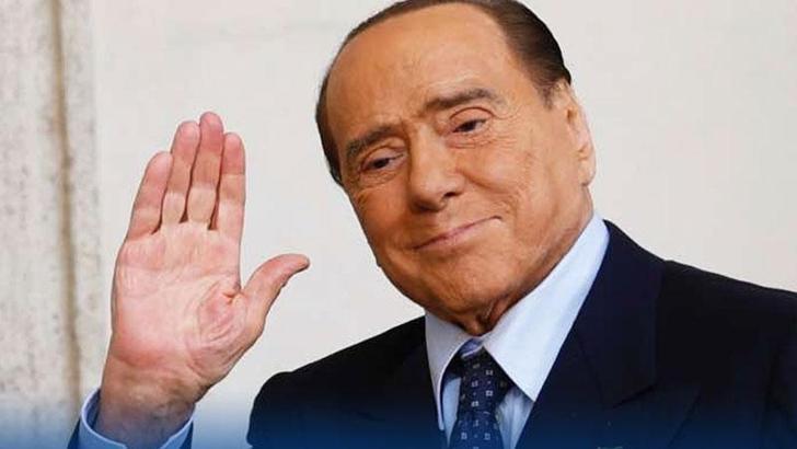 Eski İtalya Başbakanı Silvio Berlusconi hayatını kaybetti