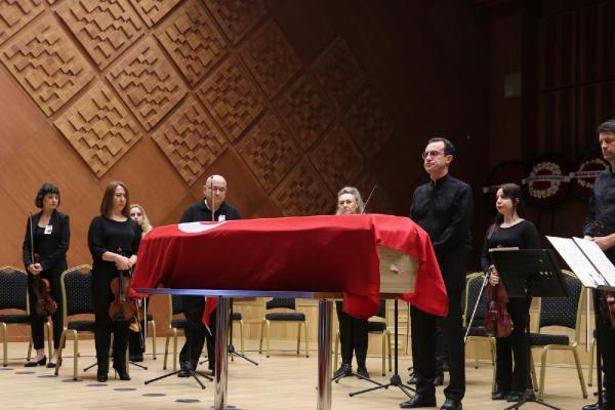 Suna Kan için CSO Tarihi Salon'da tören