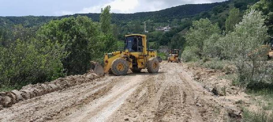 Tokat'ta selde kapanan köy yolları ulaşıma açıldı