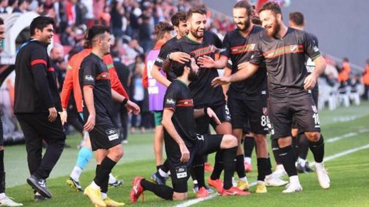 Karşıyaka'da Özen geldi Aka tamam