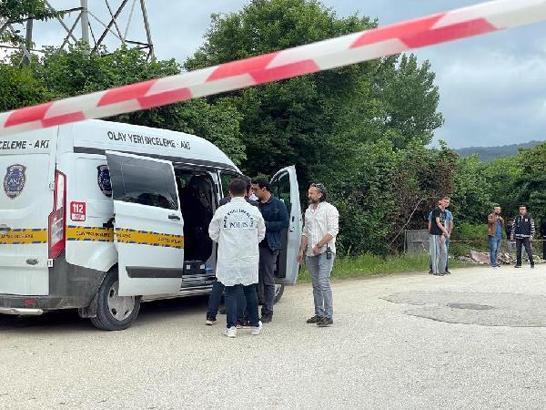 Çıkan tartışmada kendisini döven oğlunu öldürdü