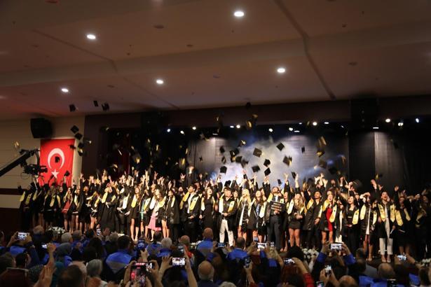 Beykent Üniversitesi’nde mezuniyet coşkusu