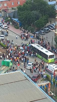 Belediye otobüsüyle motosikletin çarpıştığı kaza kamerada: 1 ölü, 1 yaralı