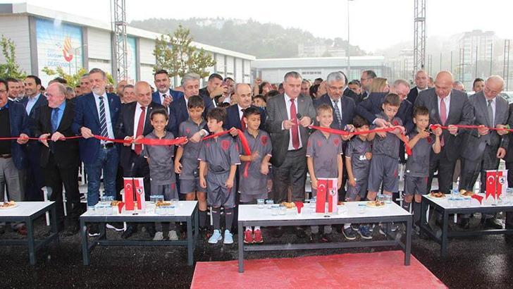 Bakan Bak, Mustafa Kemal Erkanat Tesisleri'nin açılışını yaptı