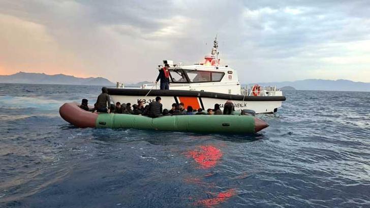 Bodrum açıklarında 27 kaçak gömen yakalandı, 19 kaçak göçmen kurtarıldı
