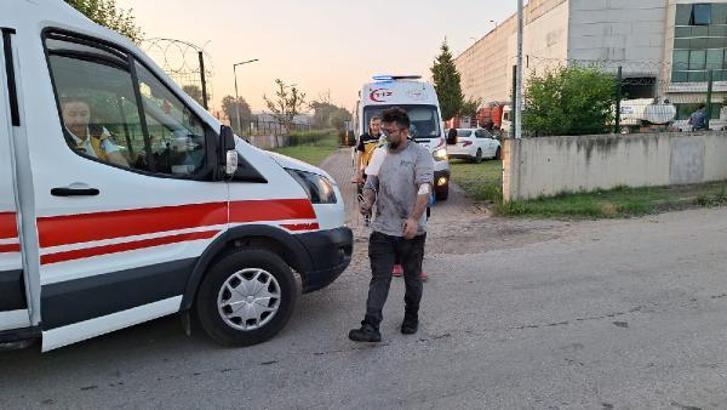Kartepe'de geri dönüşüm tesisinde yangın çıktı; 3 işçi dumandan etkilendi