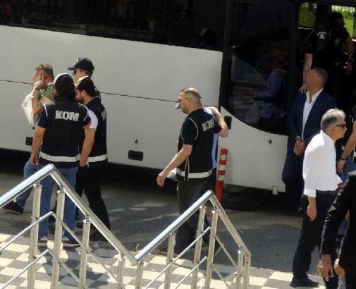 Çayırova Tapu Müdürlüğü'ne operasyonda 17 şüpheli adliyede