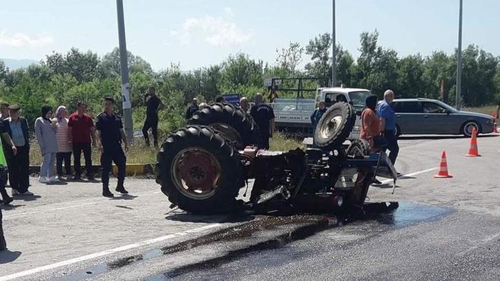 Traktör ile cip kavşakta çarpıştı: 1 ölü, 2 yaralı